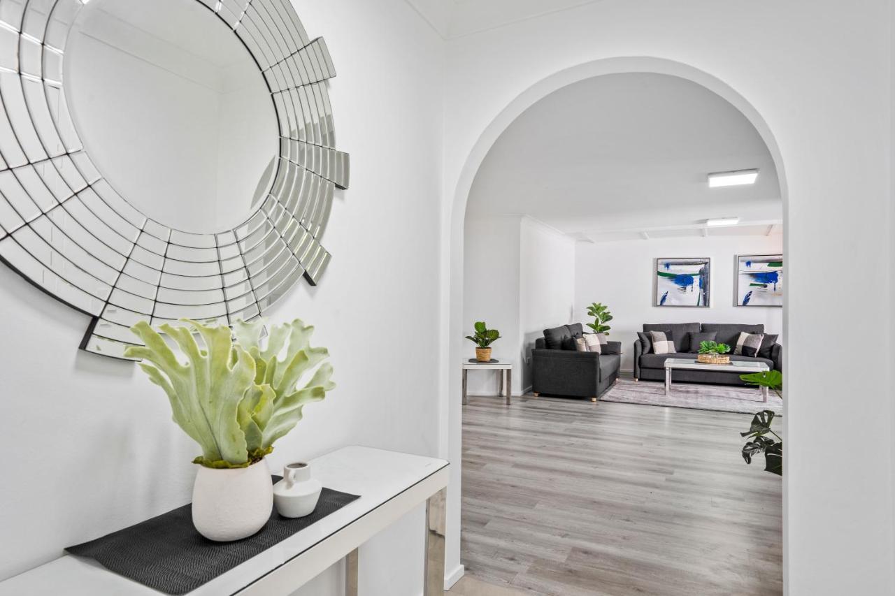 Coco Bella Retreat In Central Surfers - Sleeps 6-8 Gold Coast Extérieur photo